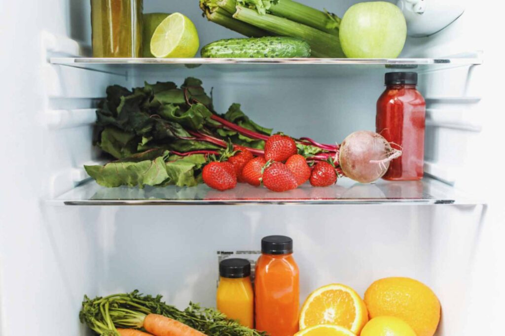 how to clean refrigerator